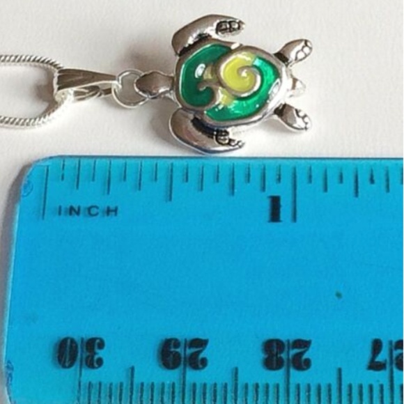 Silver Sea Life Turtle Necklace Green Enamel 18-20 inch Chain Plated Nautical - Picture 8 of 8